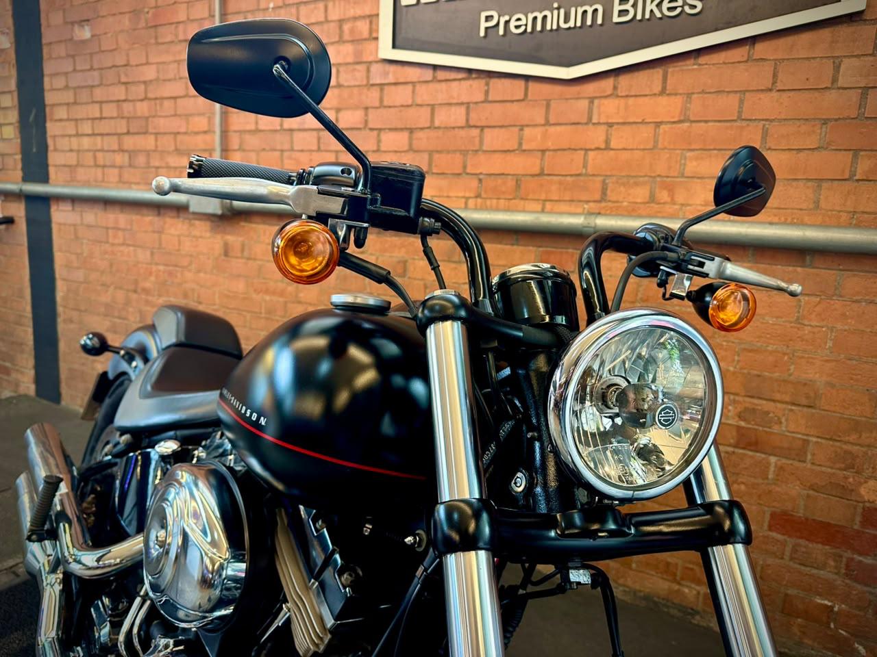 HARLEY-DAVIDSON SOFTAIL BLACKLINE