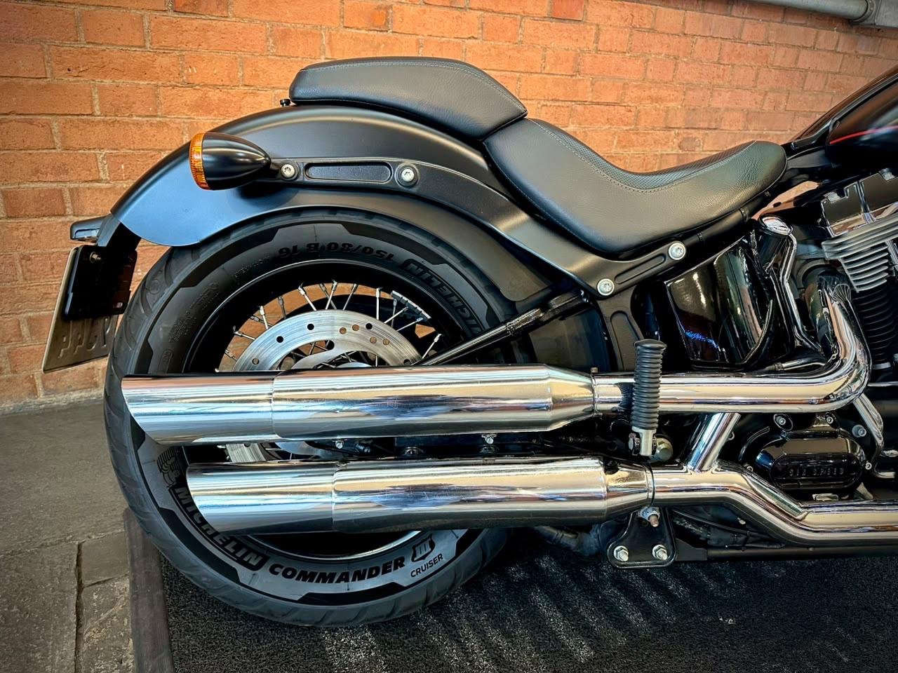 HARLEY-DAVIDSON SOFTAIL BLACKLINE