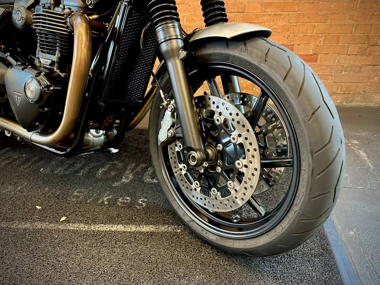 TRIUMPH SPEED TWIN 