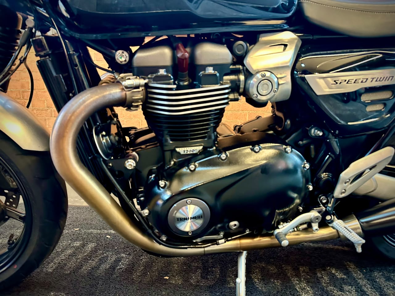 TRIUMPH SPEED TWIN 