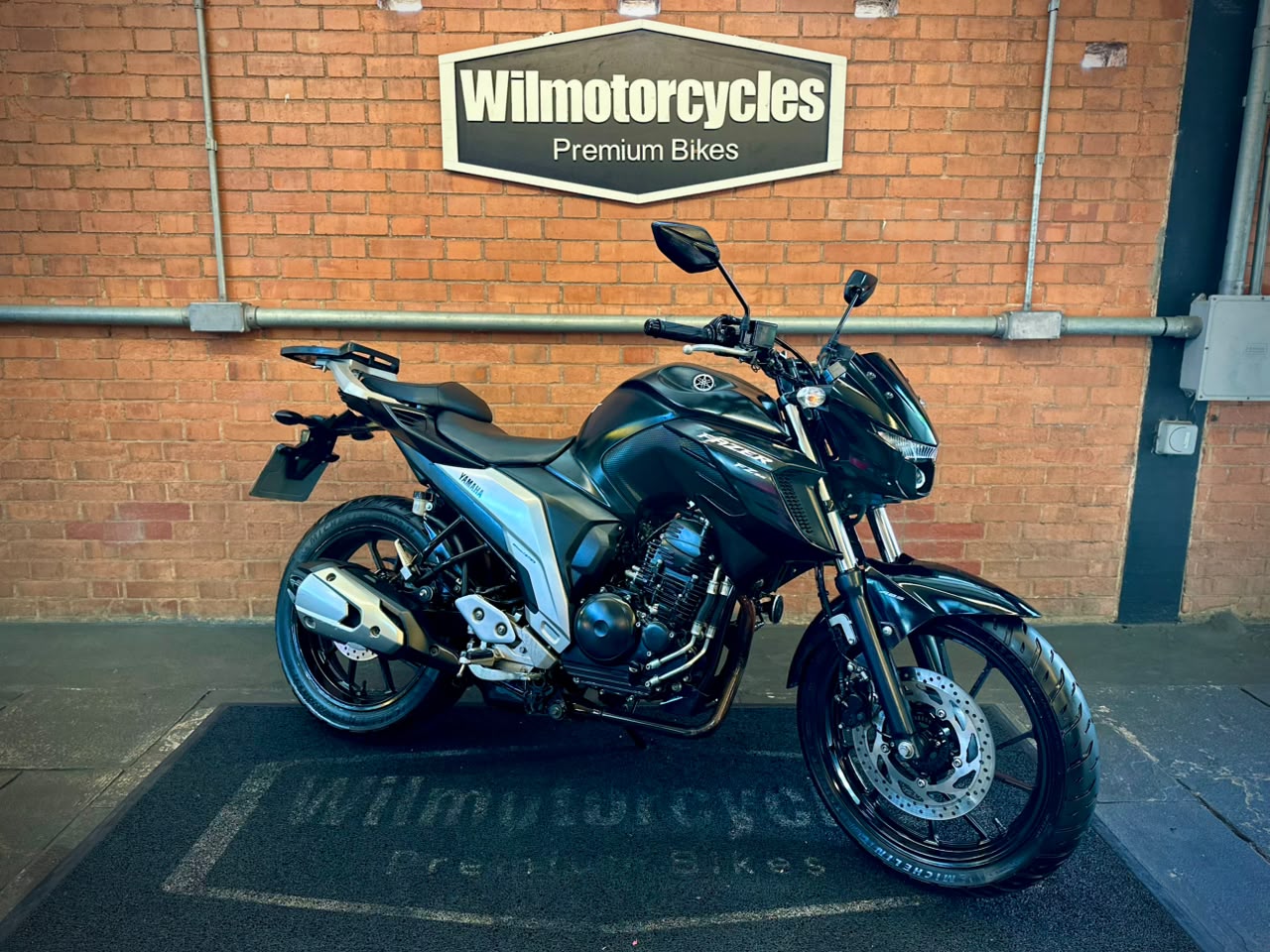 YAMAHA FZ25 FAZER ABS