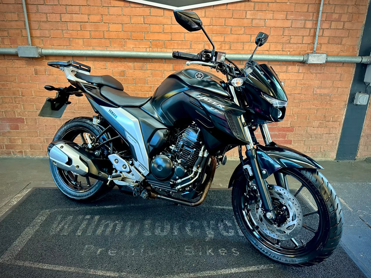 YAMAHA FZ25 FAZER ABS