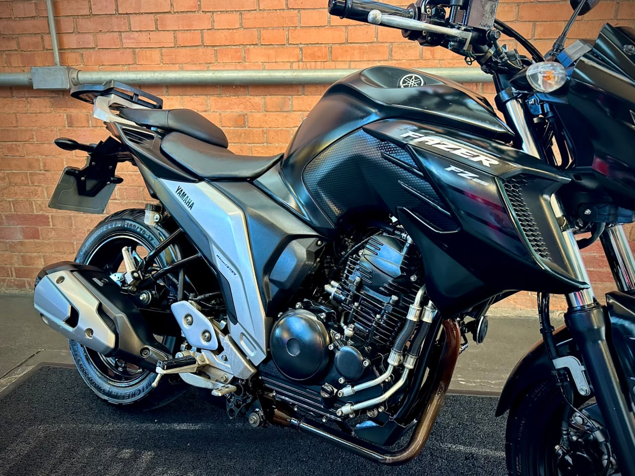 YAMAHA FZ25 FAZER ABS