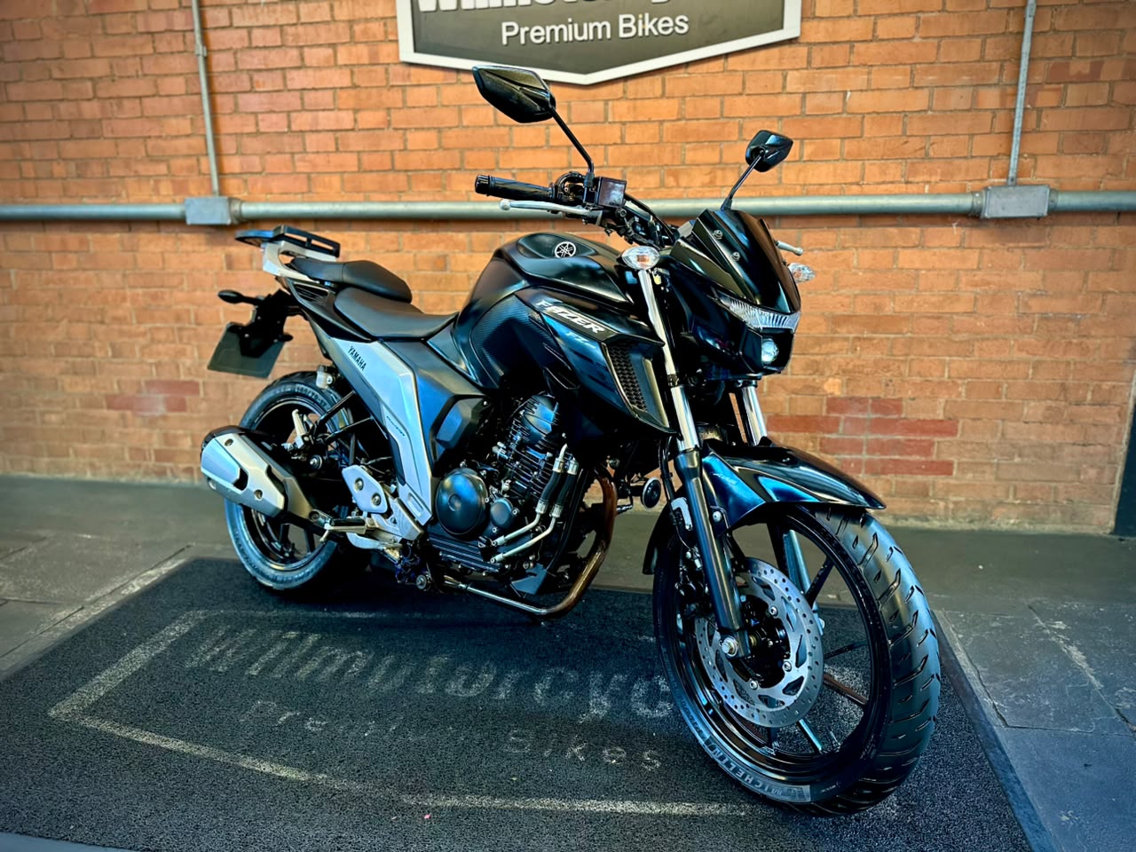 YAMAHA FZ25 FAZER ABS