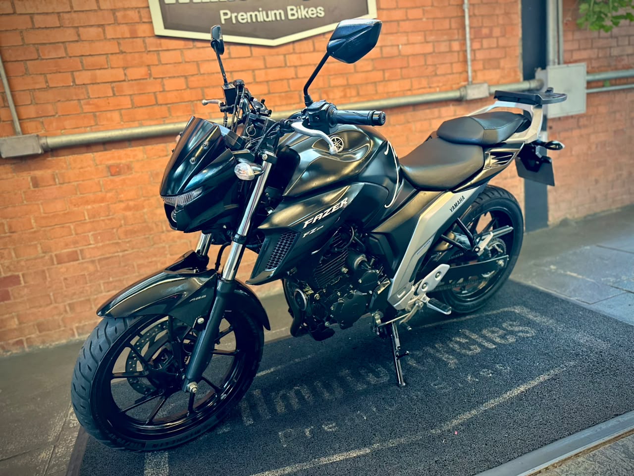 YAMAHA FZ25 FAZER ABS