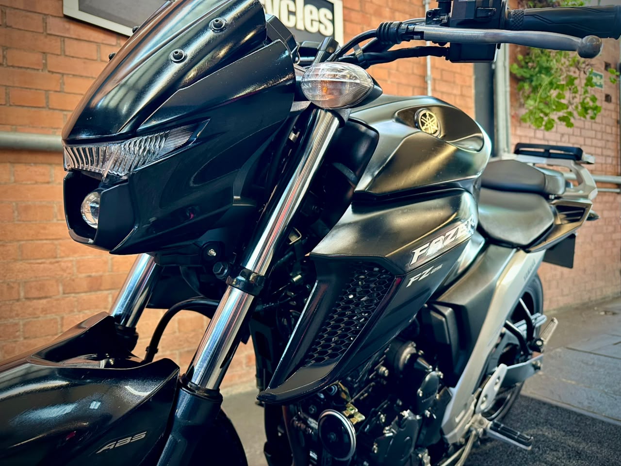 YAMAHA FZ25 FAZER ABS