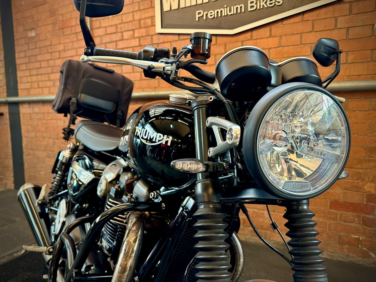 TRIUMPH SPEED TWIN 