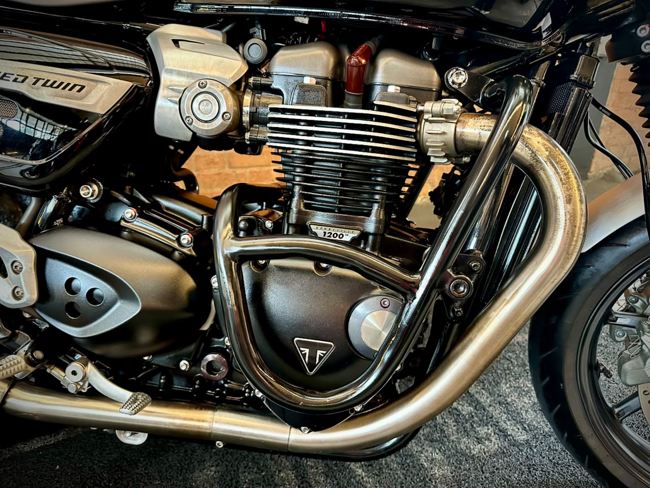 TRIUMPH SPEED TWIN 