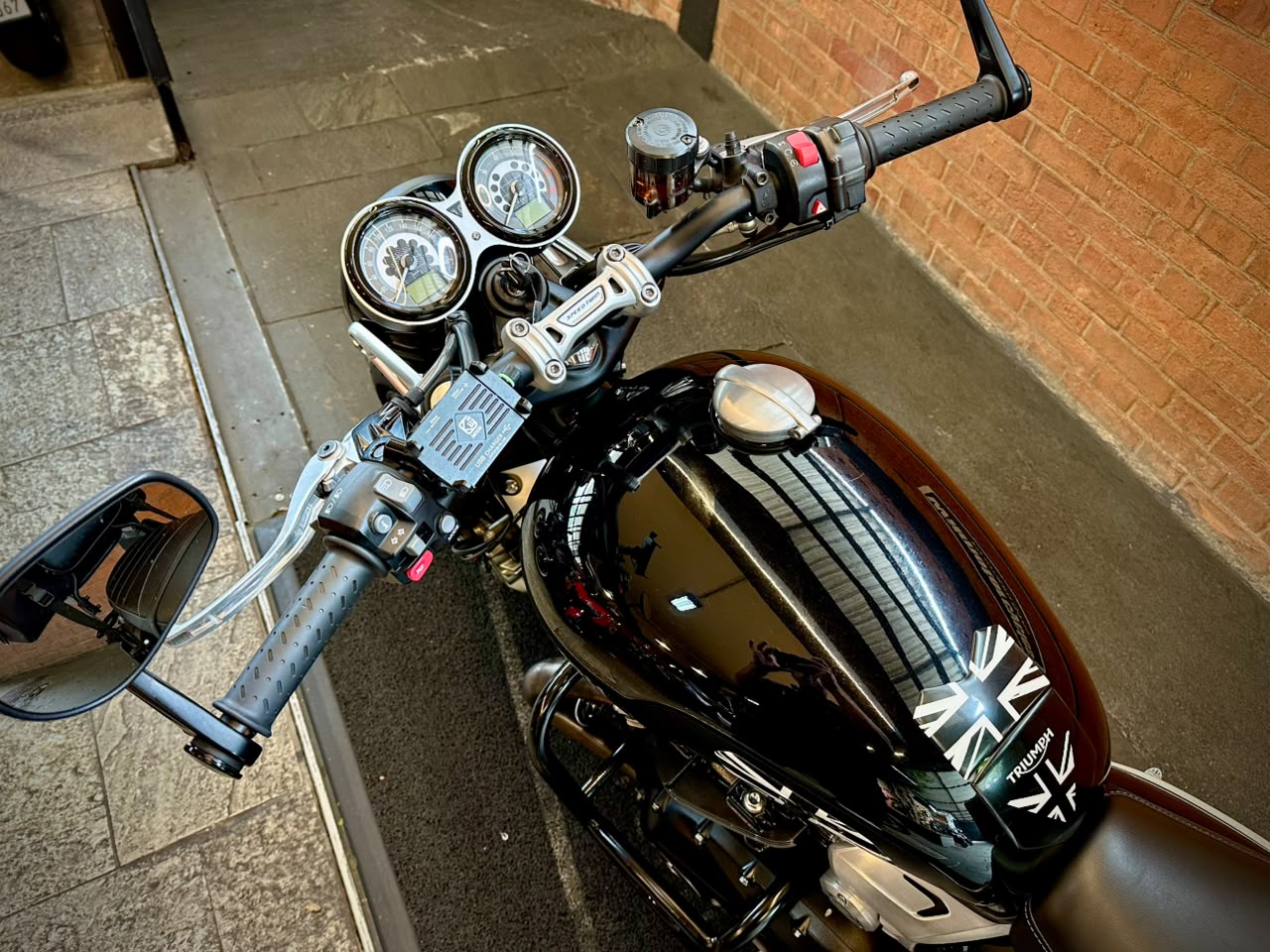 TRIUMPH SPEED TWIN 