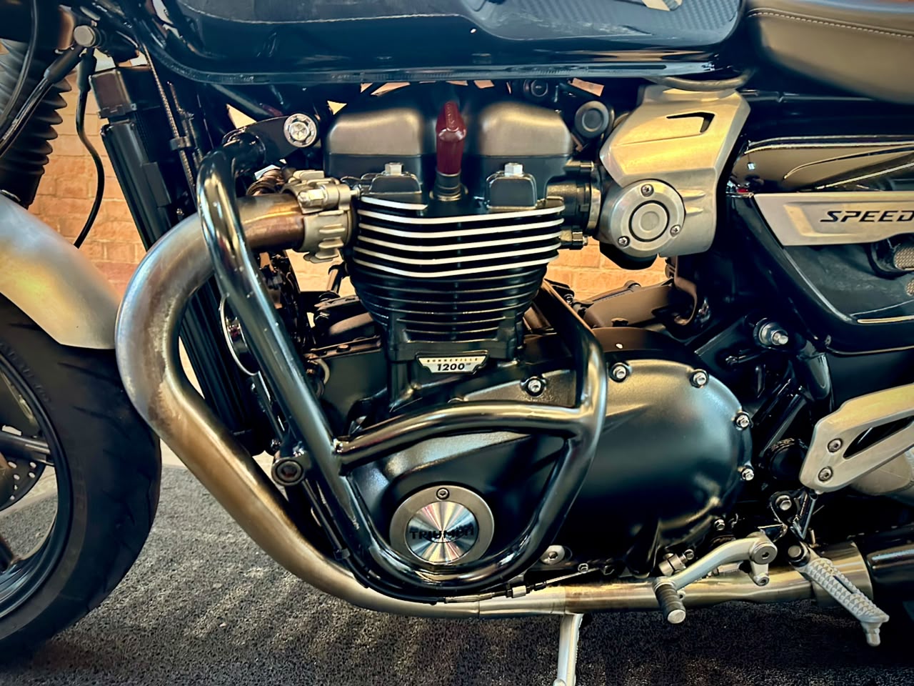 TRIUMPH SPEED TWIN 