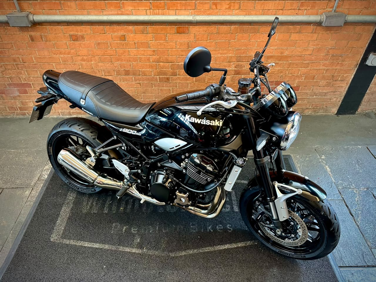 KAWASAKI Z900RS