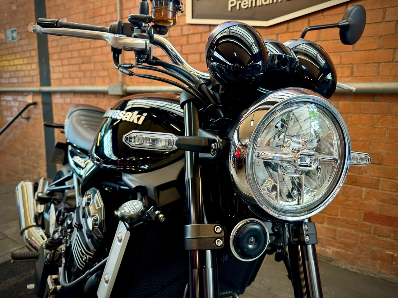 KAWASAKI Z900RS