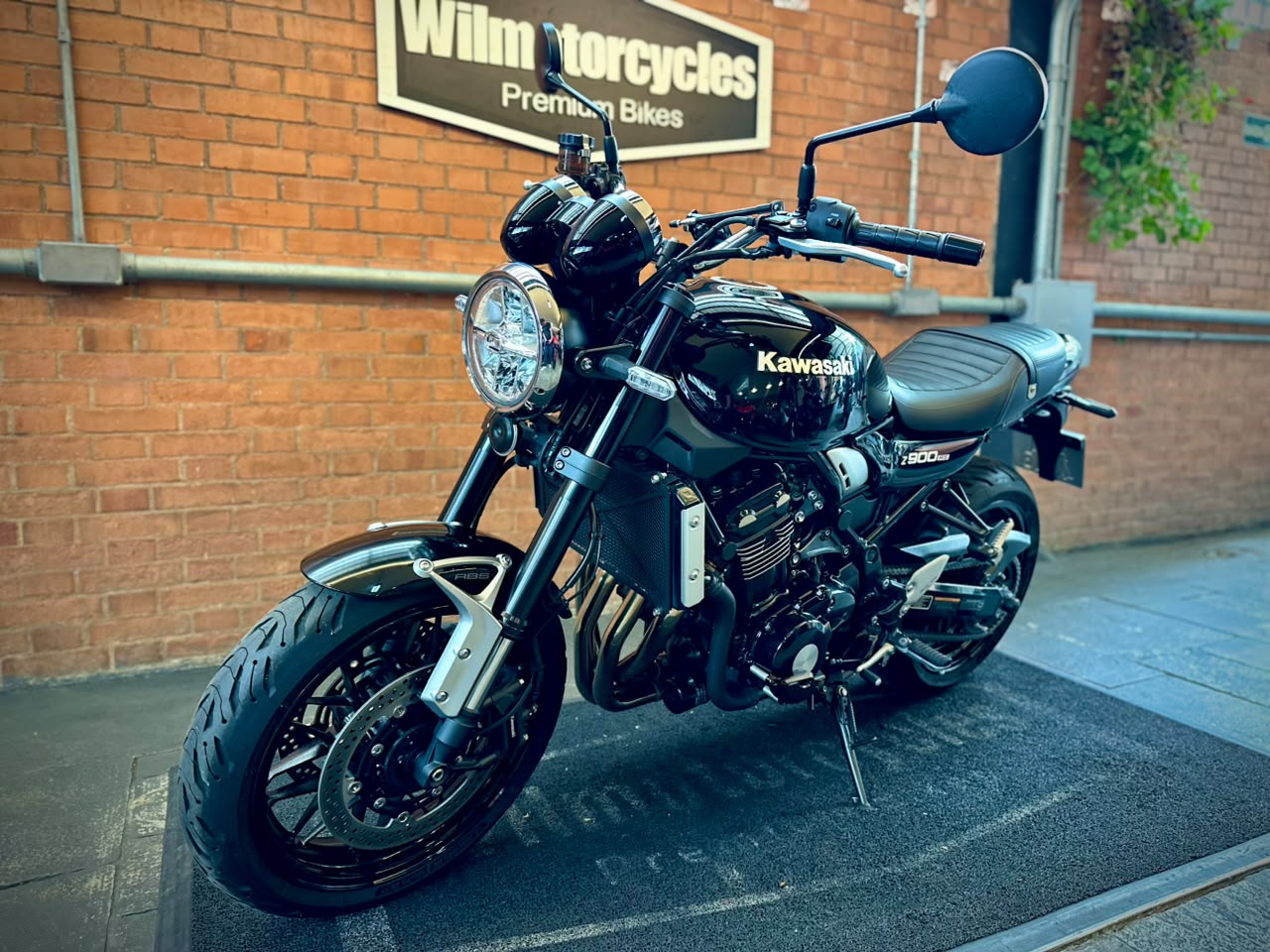 KAWASAKI Z900RS