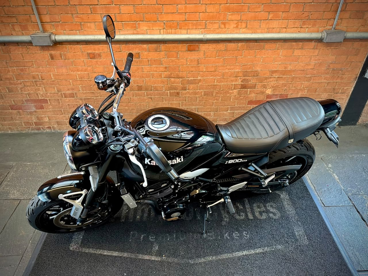 KAWASAKI Z900RS