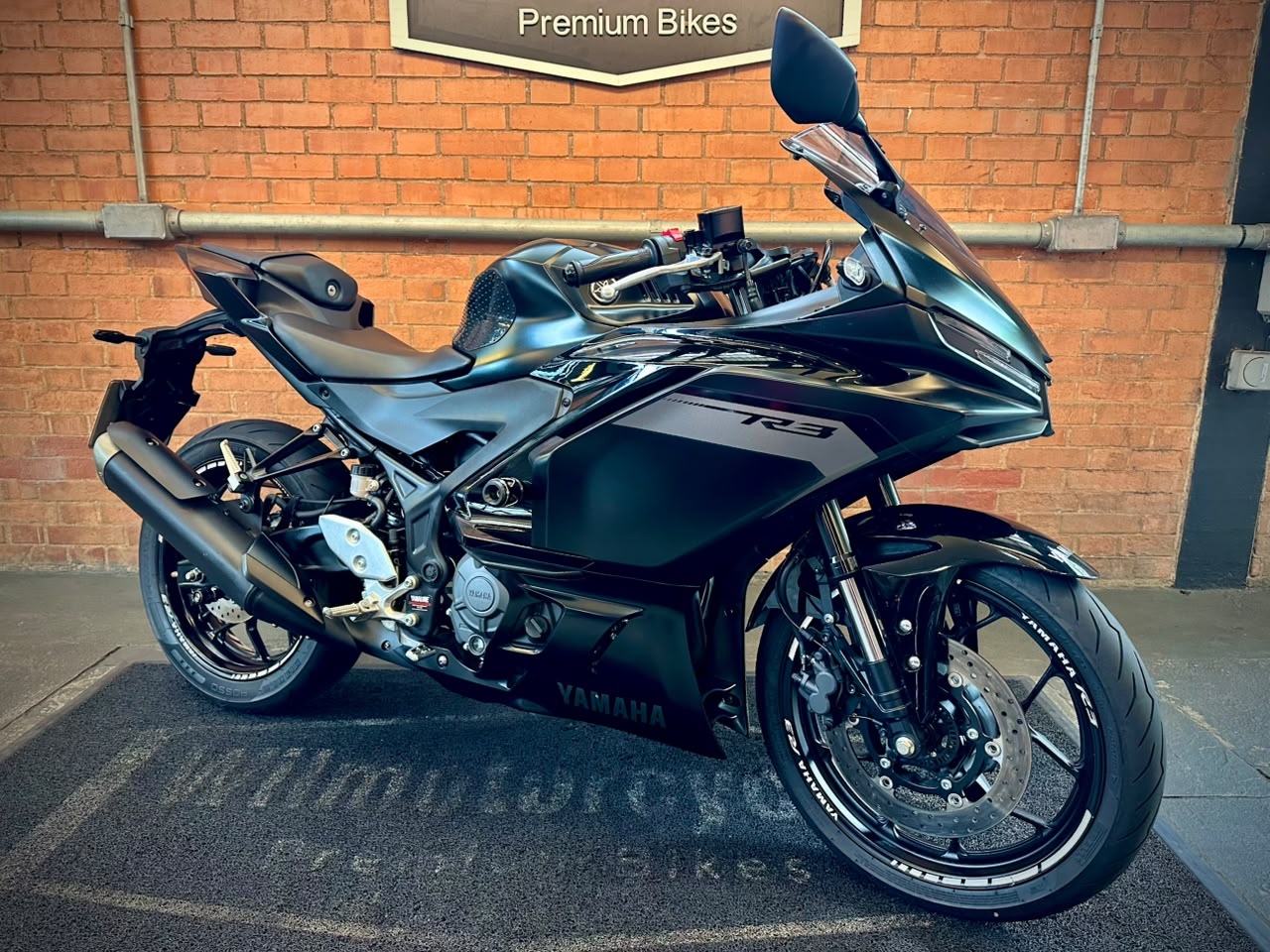 YAMAHA YZF R3 ABS CONNECTED