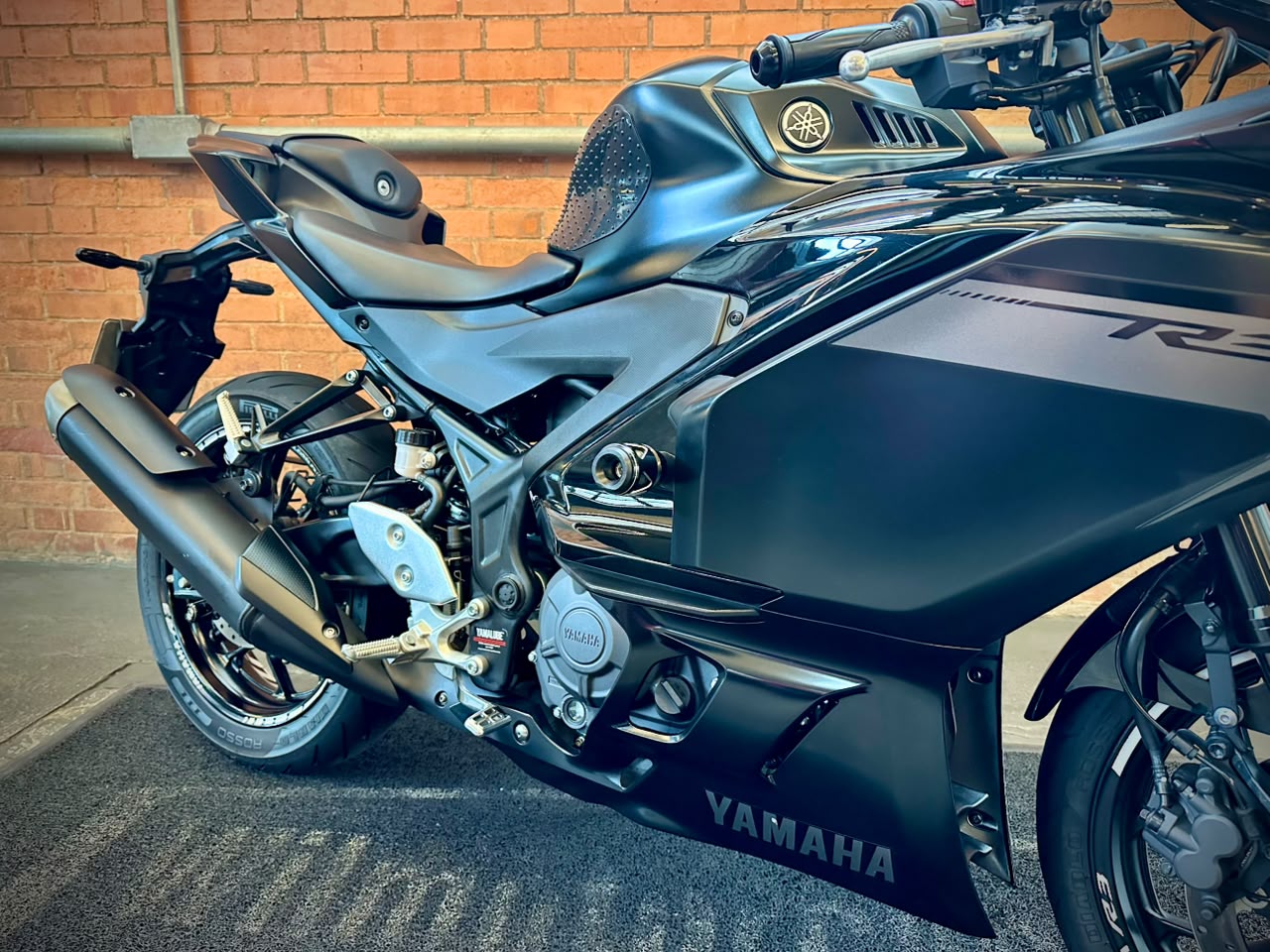 YAMAHA YZF R3 ABS CONNECTED