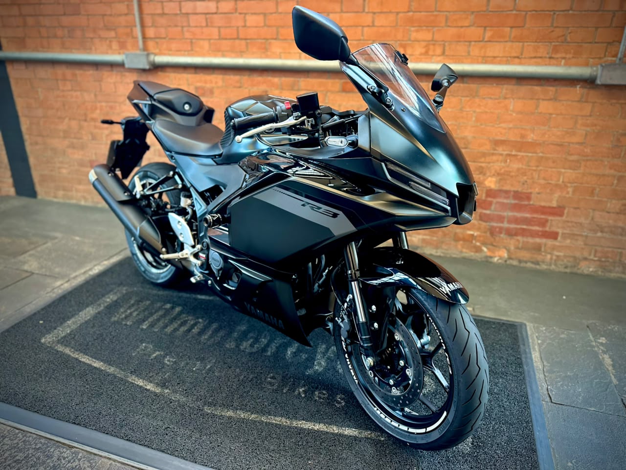 YAMAHA YZF R3 ABS CONNECTED
