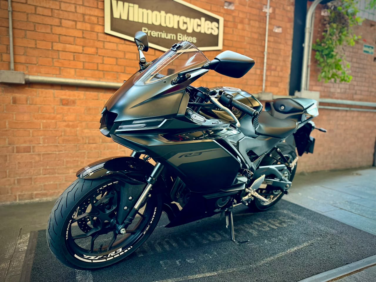 YAMAHA YZF R3 ABS CONNECTED