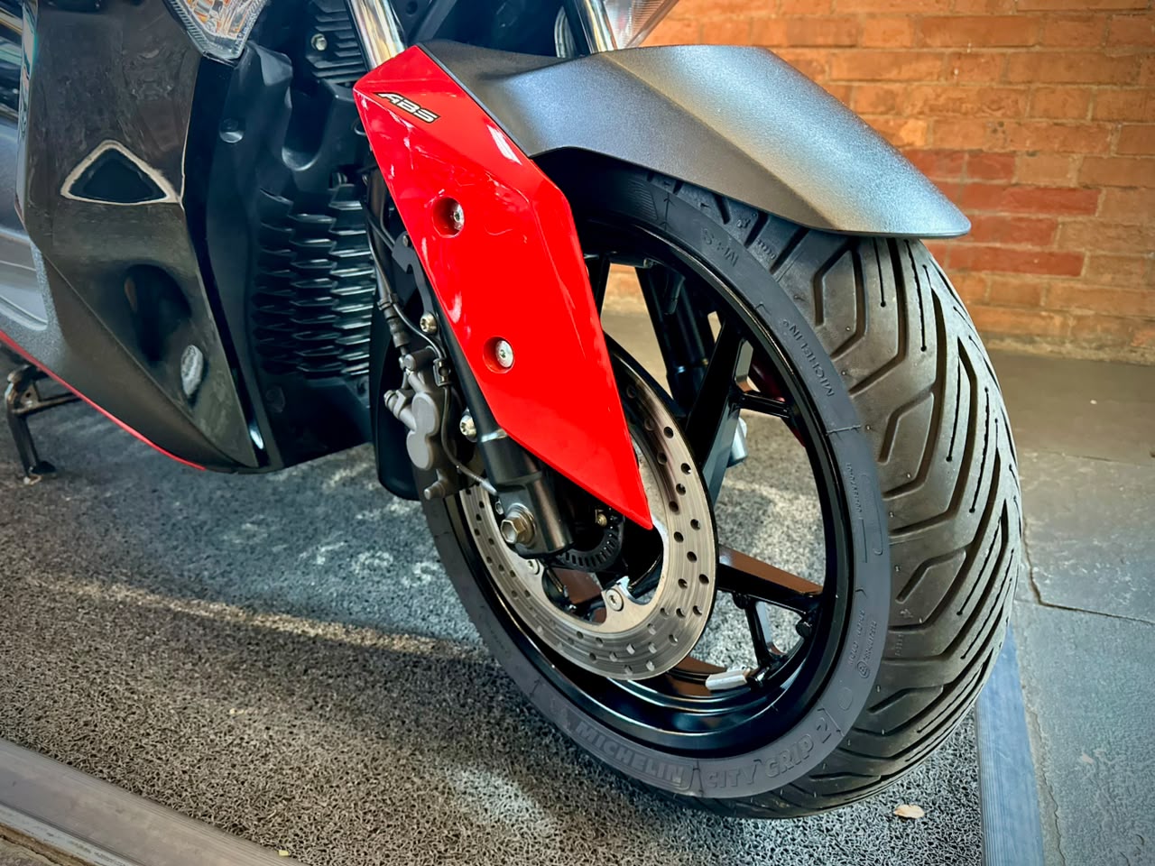YAMAHA XMAX ABS