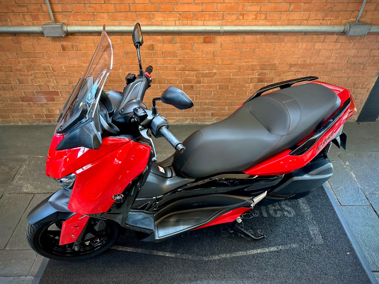 YAMAHA XMAX ABS
