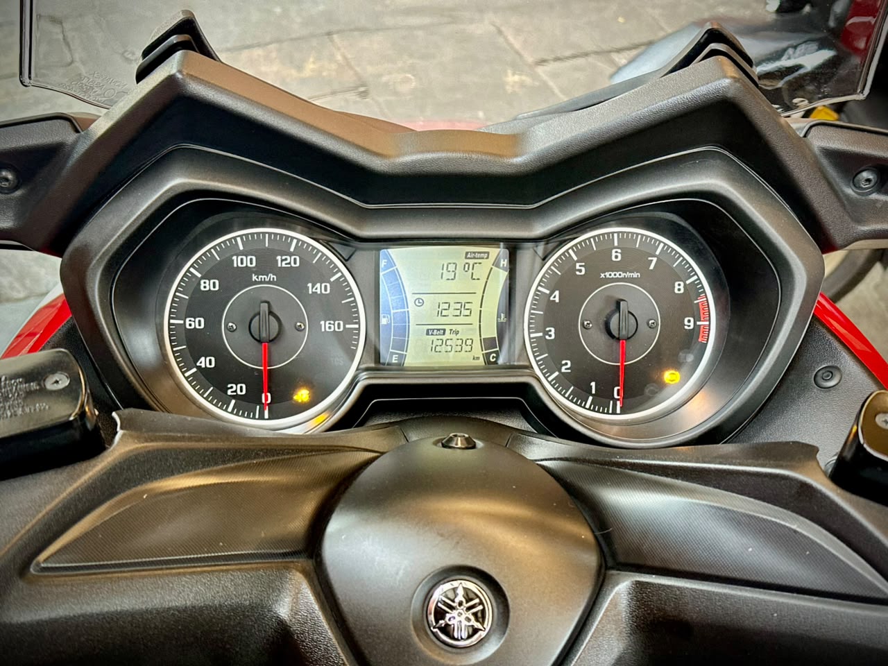 YAMAHA XMAX ABS