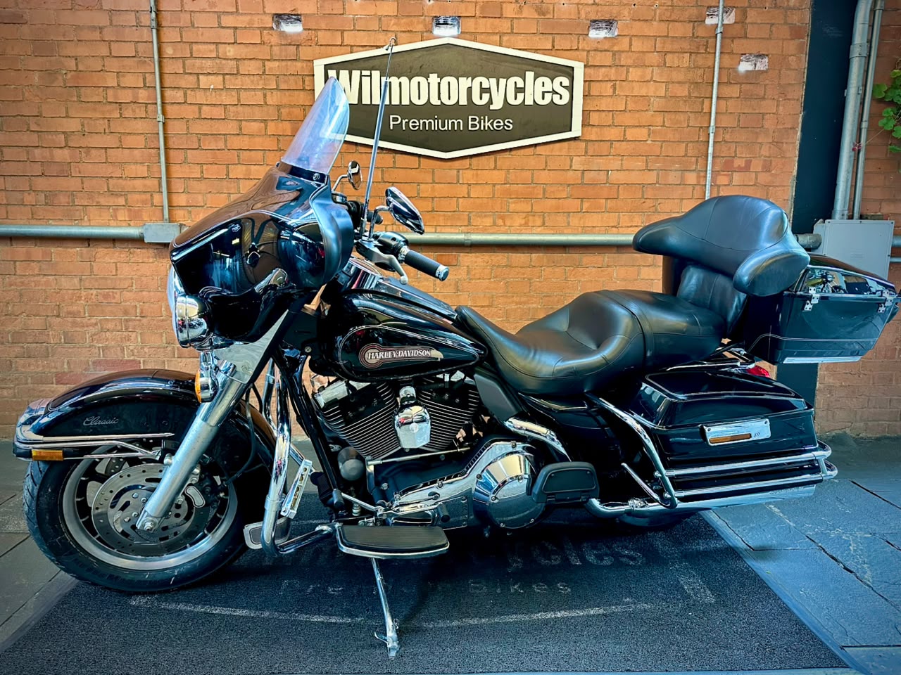 HARLEY-DAVIDSON ELECTRA GLIDE CLASSIC