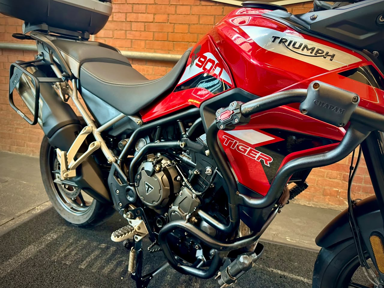 TRIUMPH TIGER 900 GT PRO