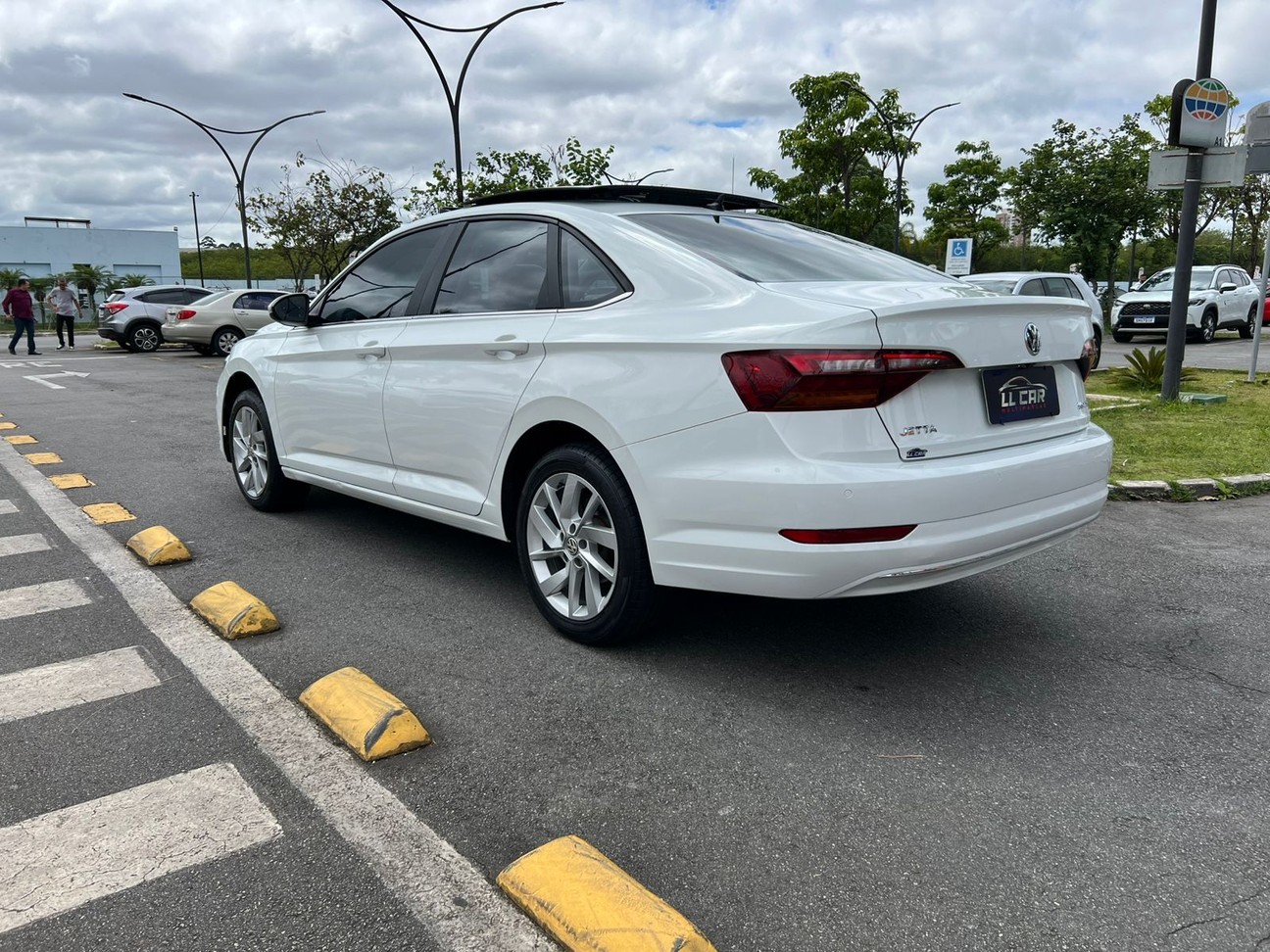 VOLKSWAGEN JETTA