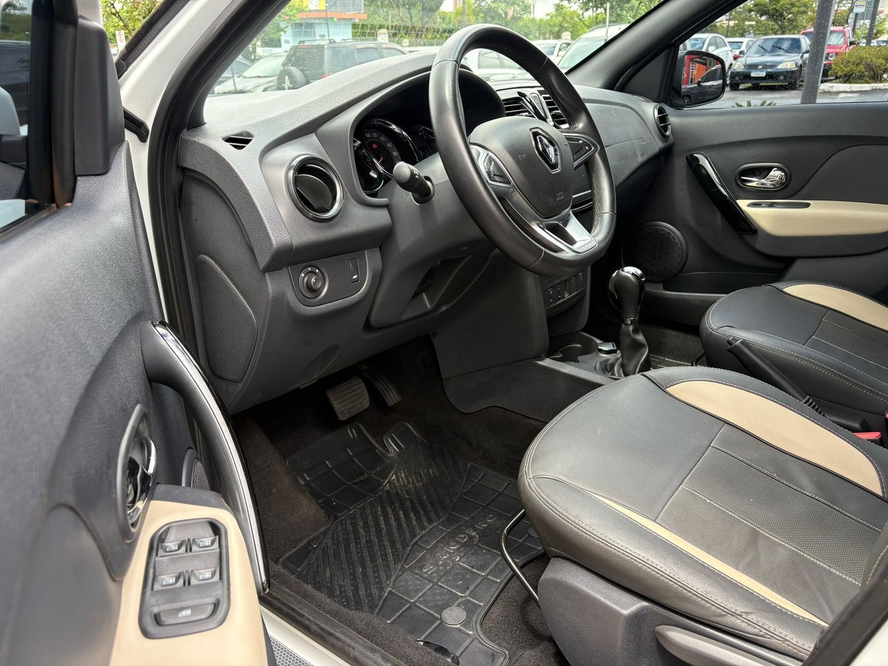 RENAULT DUSTER