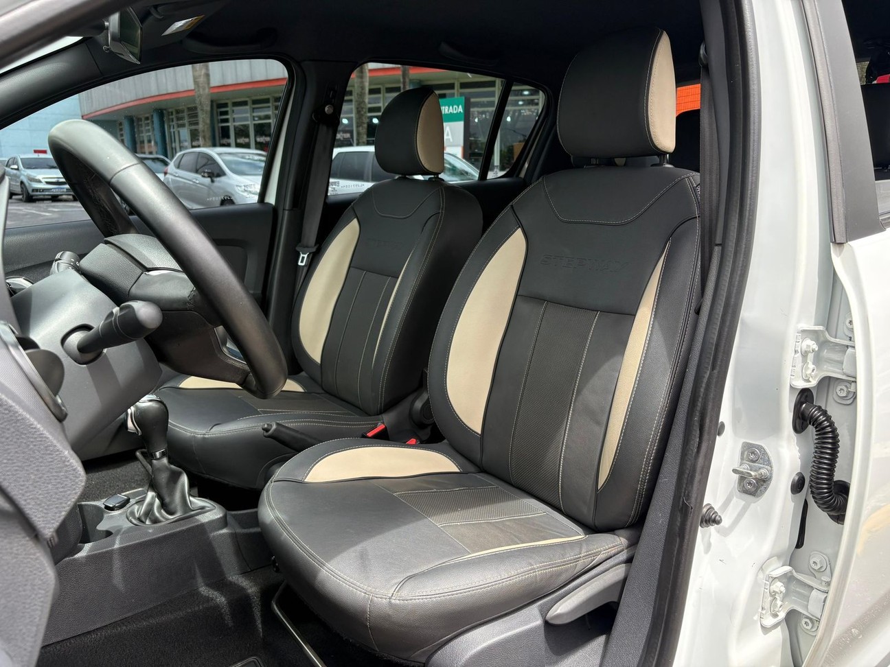 RENAULT DUSTER