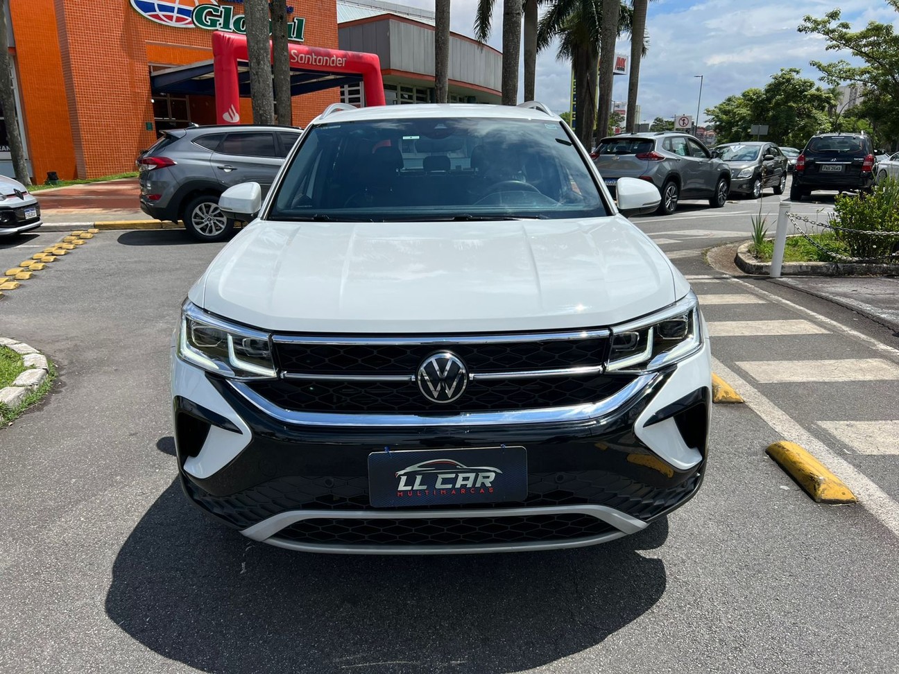 VOLKSWAGEN TAOS