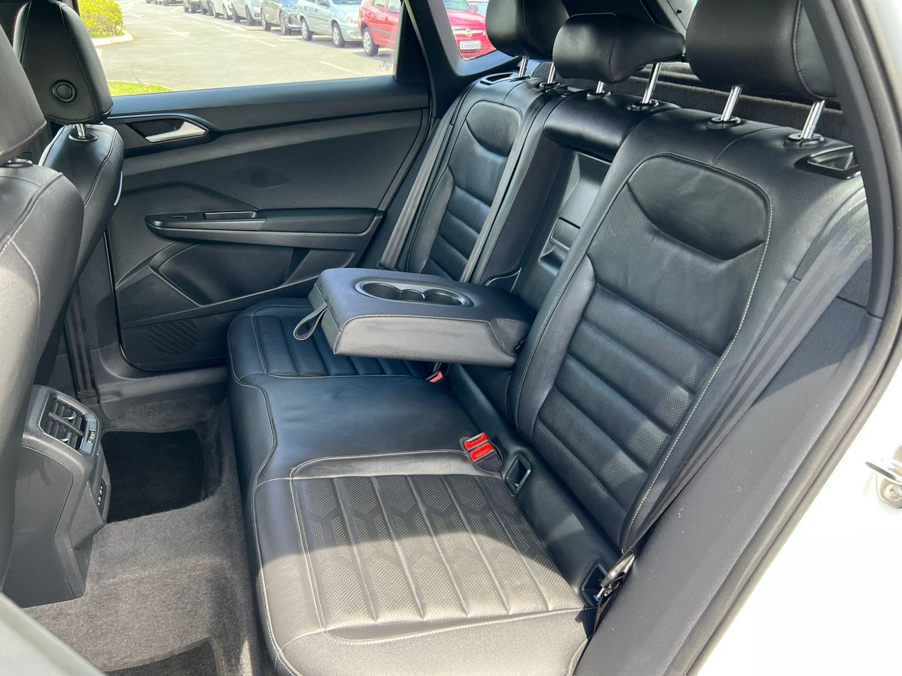 VOLKSWAGEN TAOS