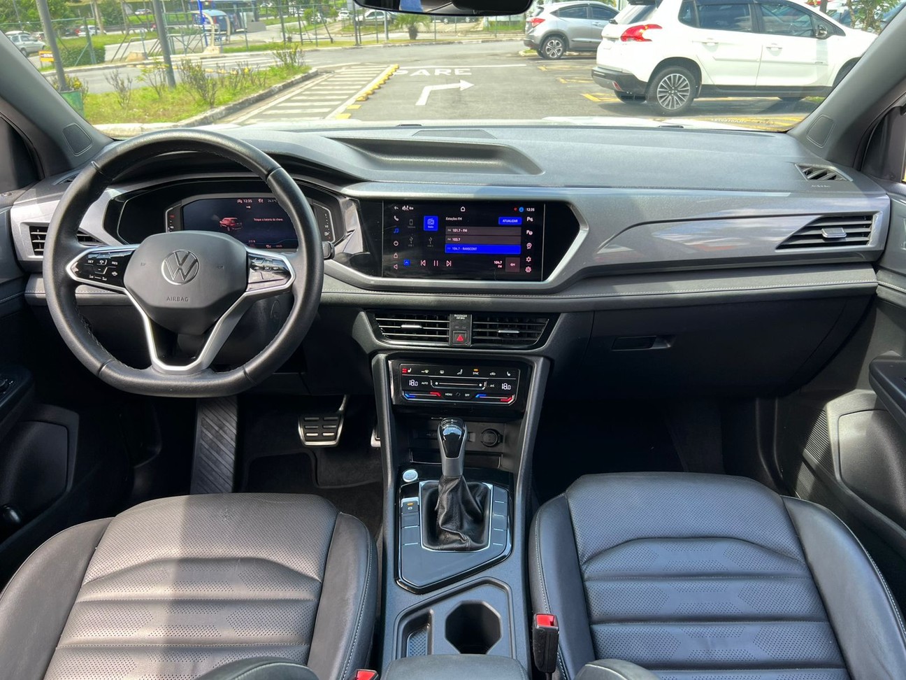 VOLKSWAGEN TAOS
