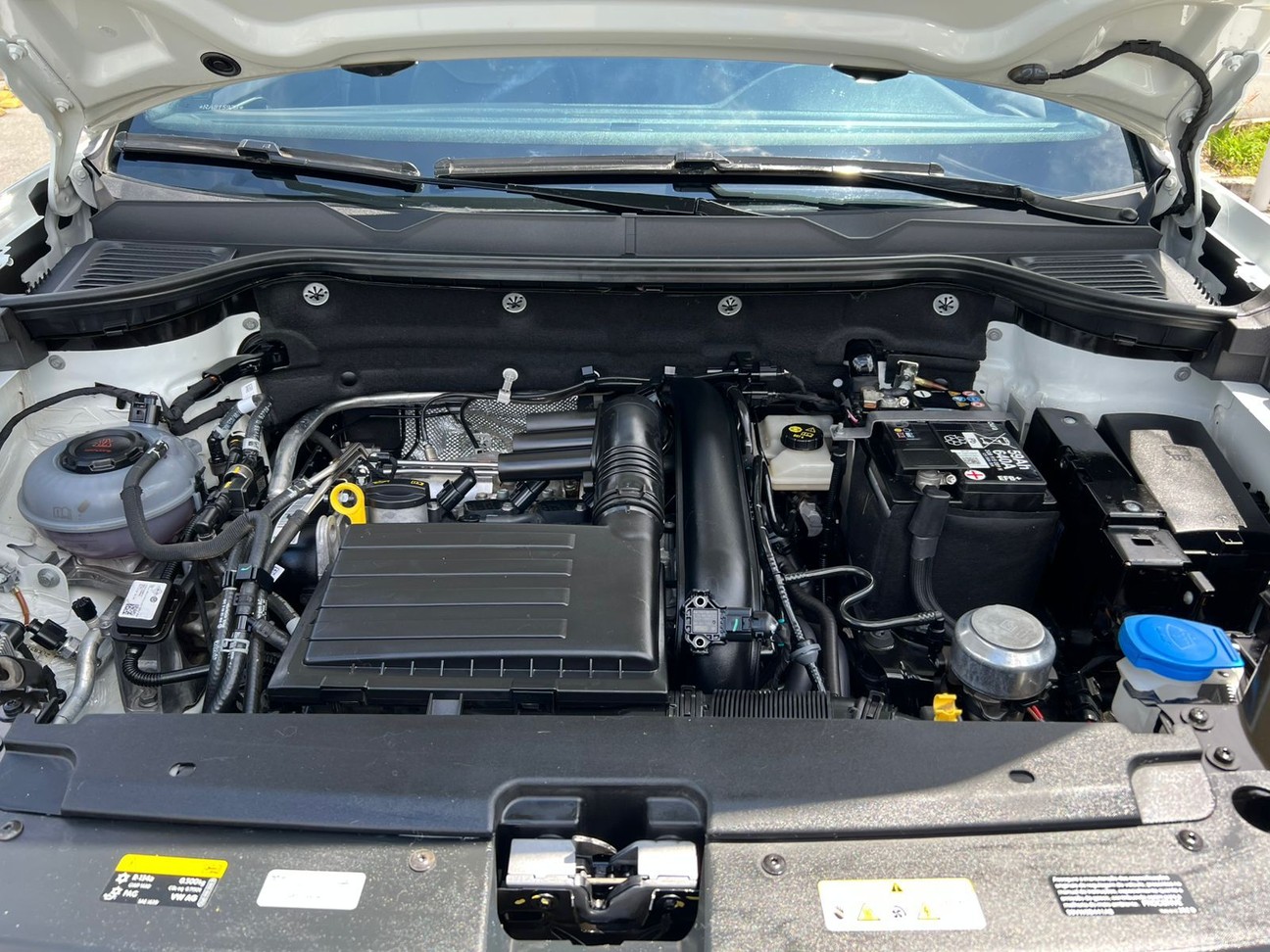 VOLKSWAGEN TAOS