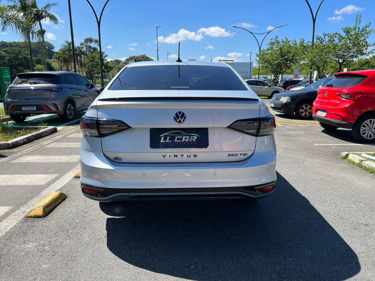 VOLKSWAGEN VIRTUS