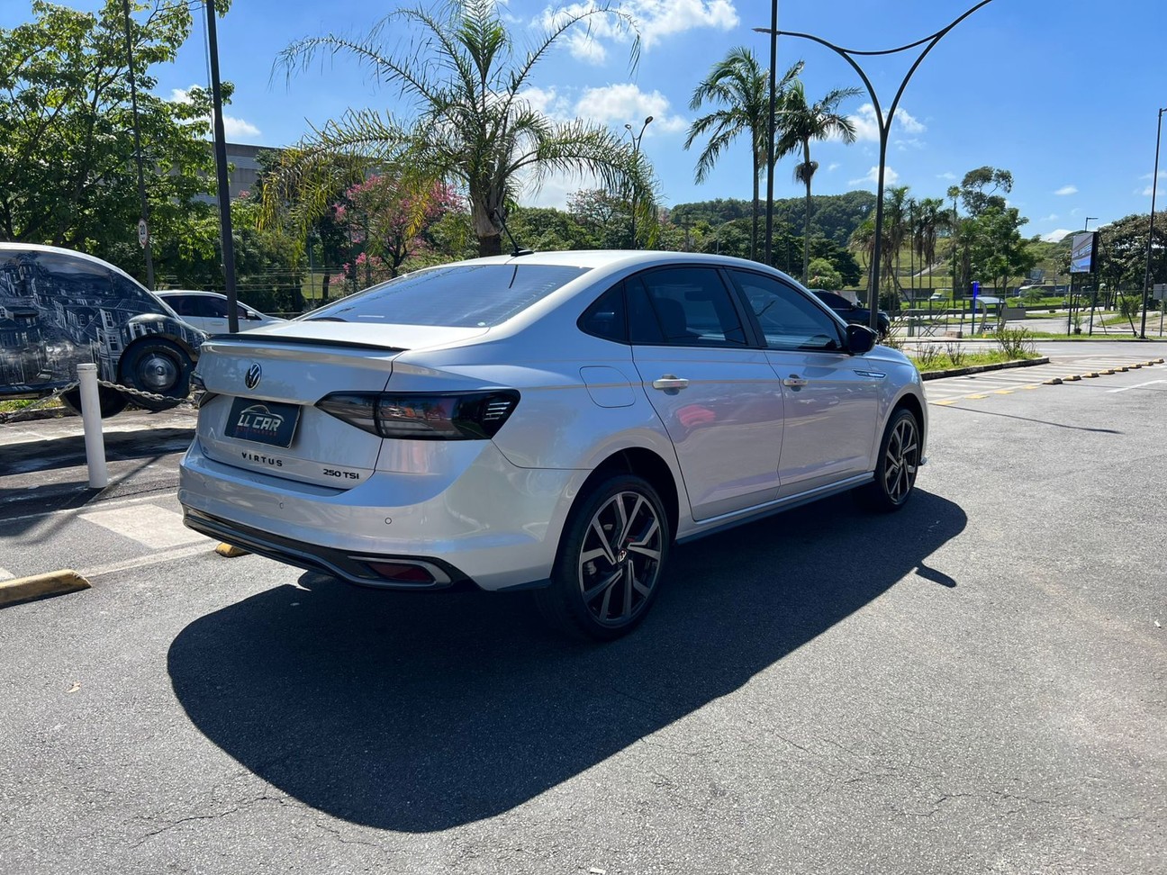 VOLKSWAGEN VIRTUS