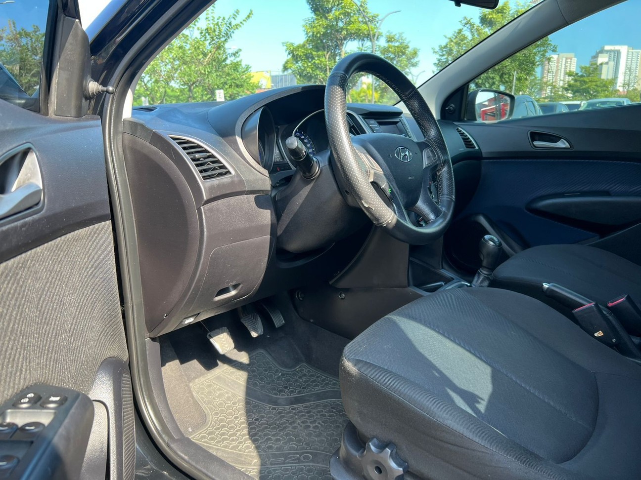 HYUNDAI HB20S
