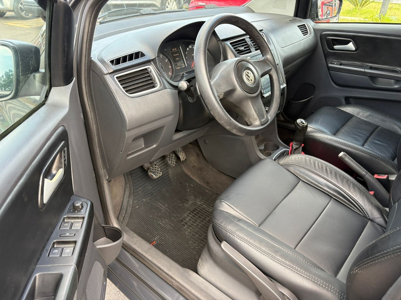 VOLKSWAGEN FOX