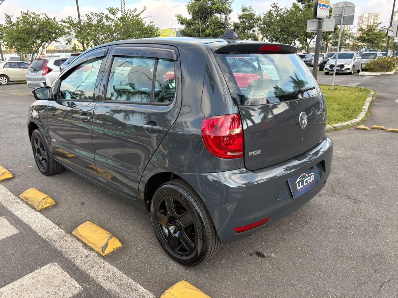 VOLKSWAGEN FOX