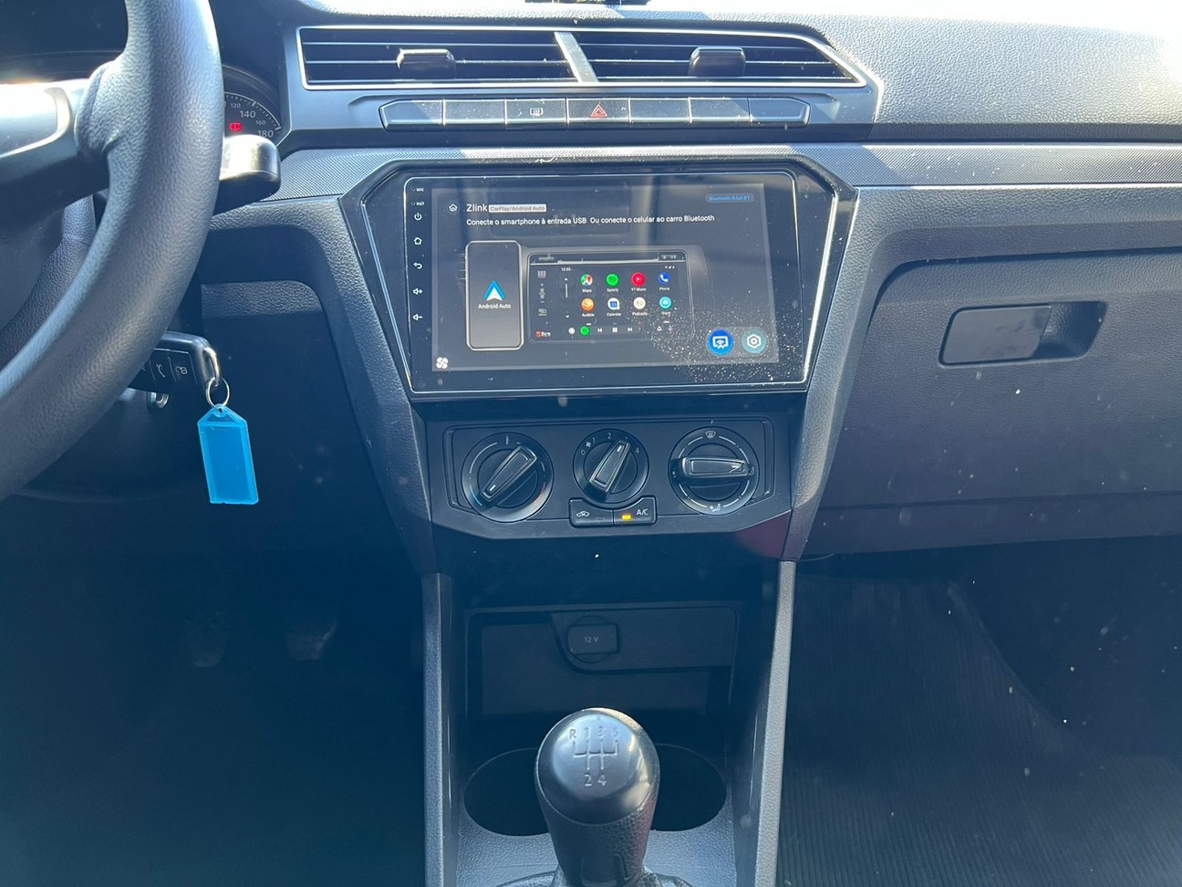 VOLKSWAGEN VOYAGE