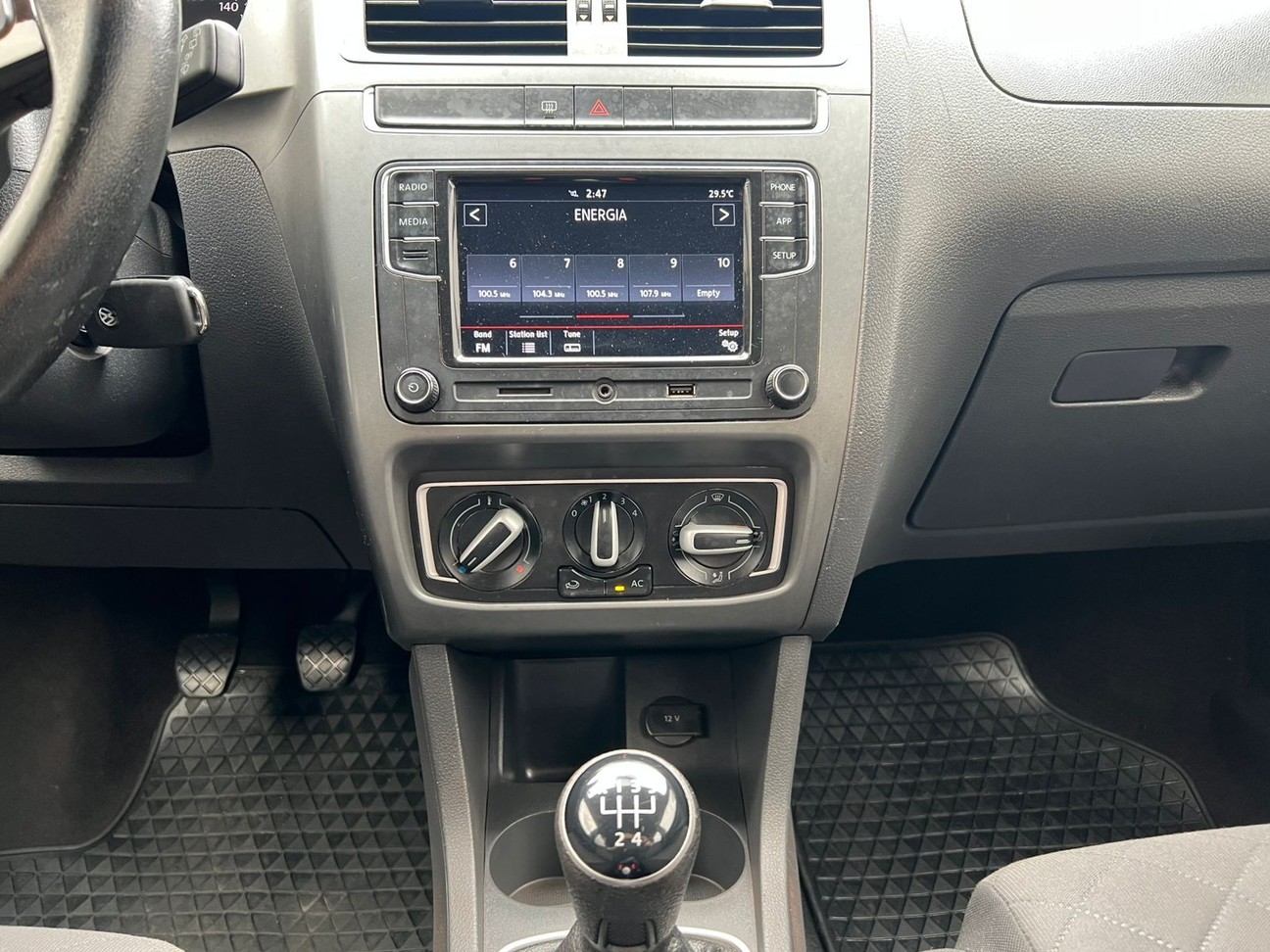 VOLKSWAGEN FOX