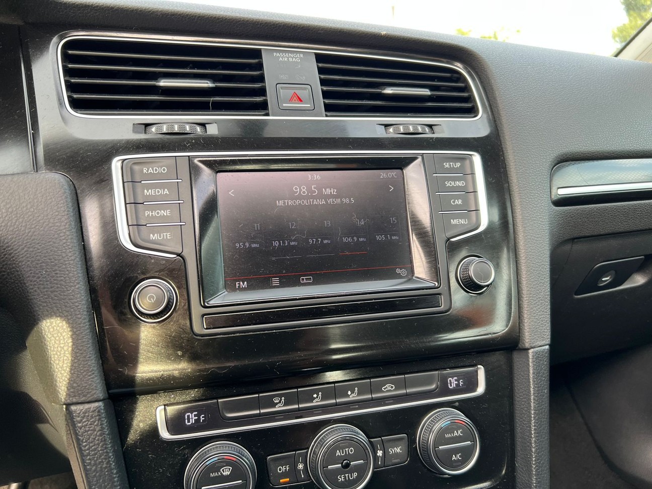 VOLKSWAGEN GOLF