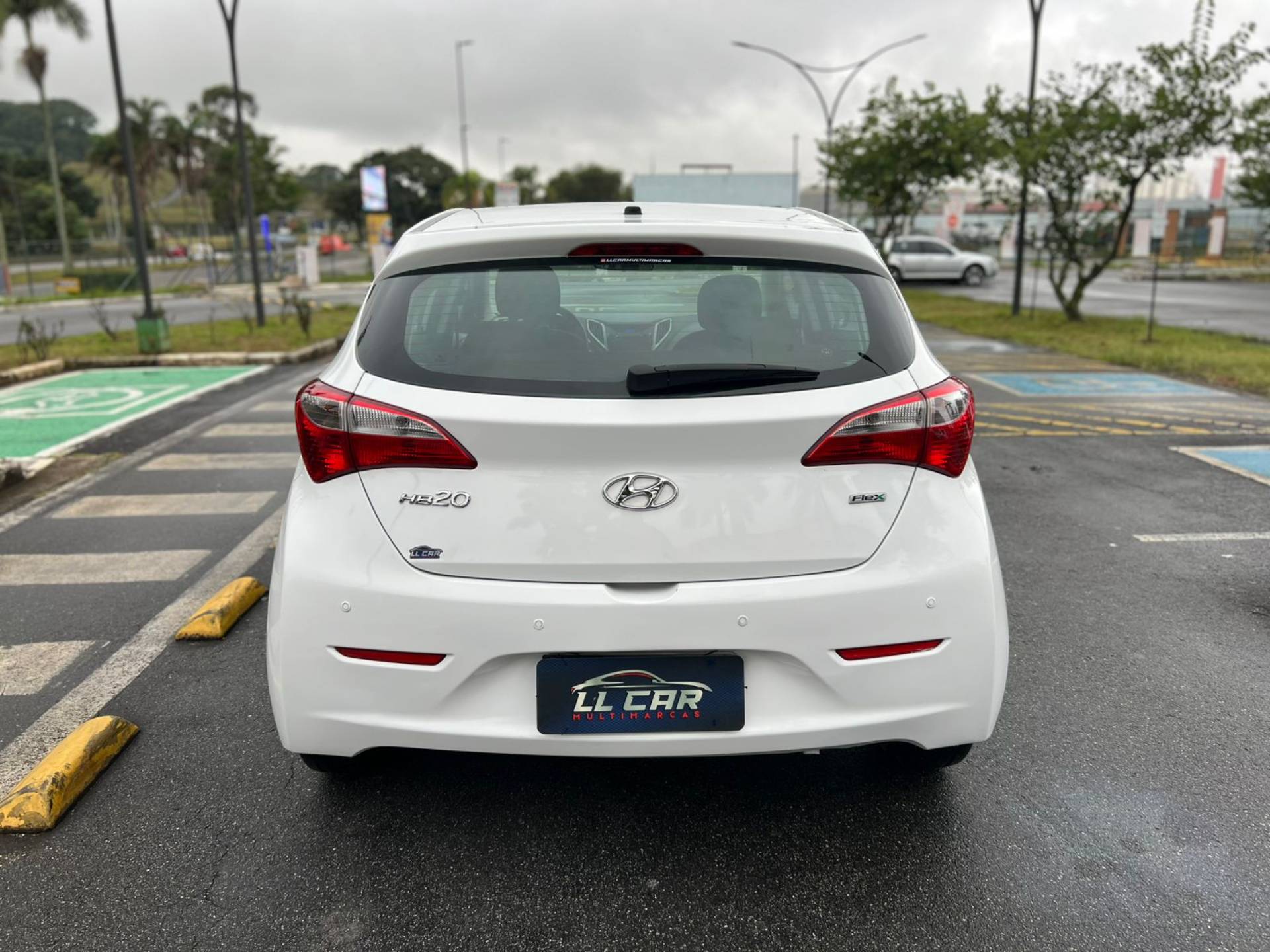 HYUNDAI HB20