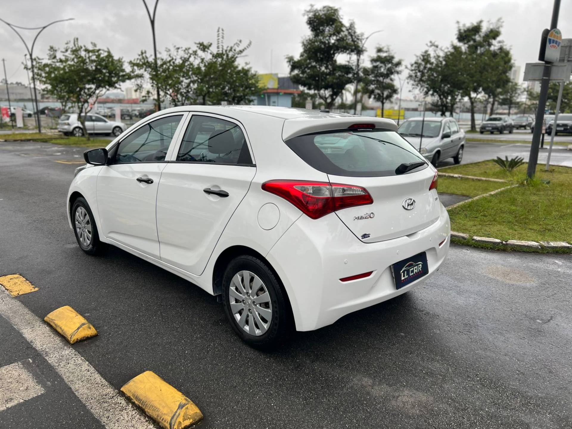 HYUNDAI HB20