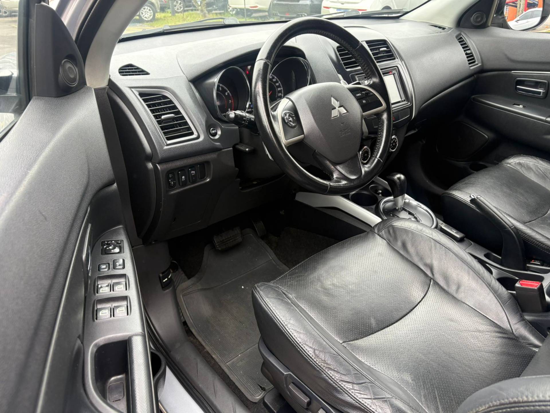MITSUBISHI ASX