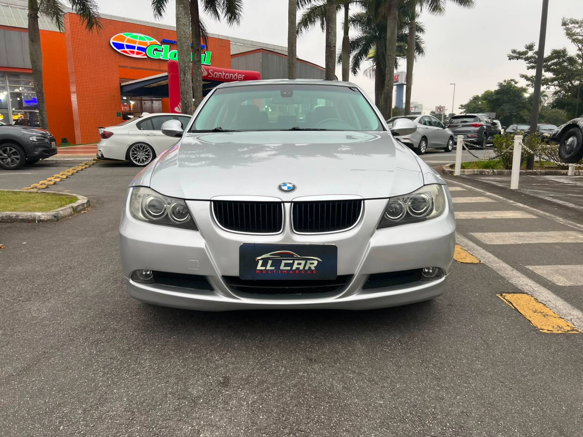 BMW 320i