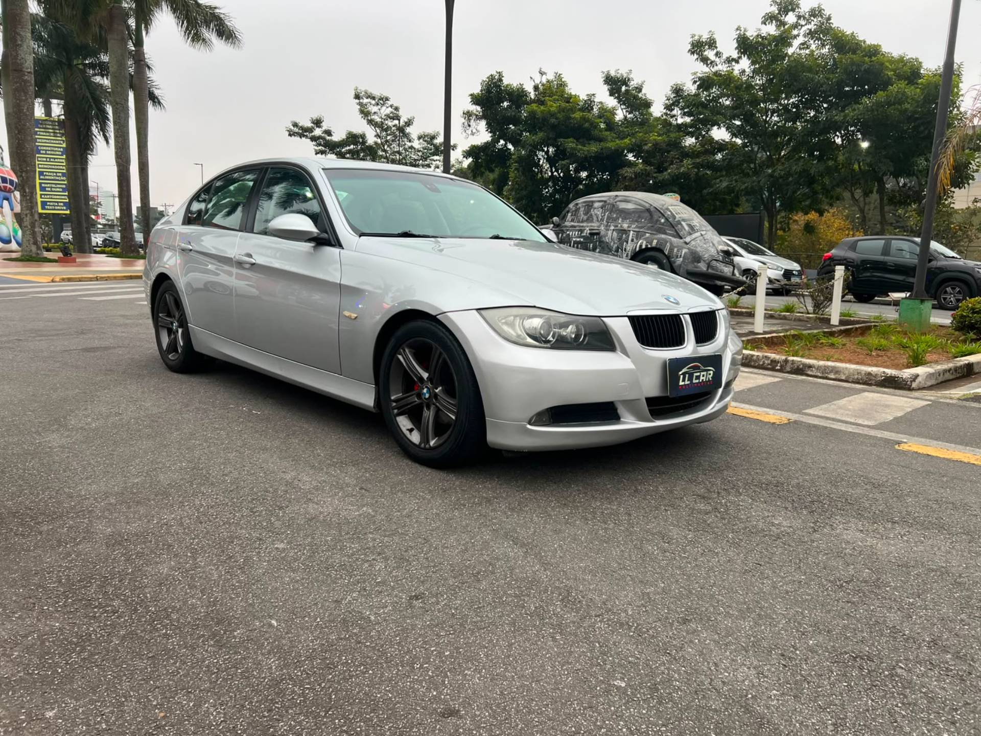 BMW 320i