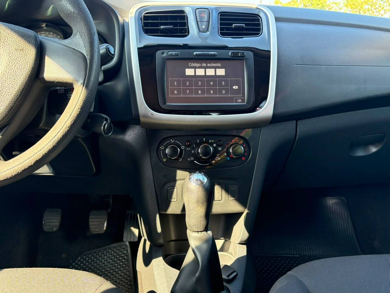 RENAULT SANDERO