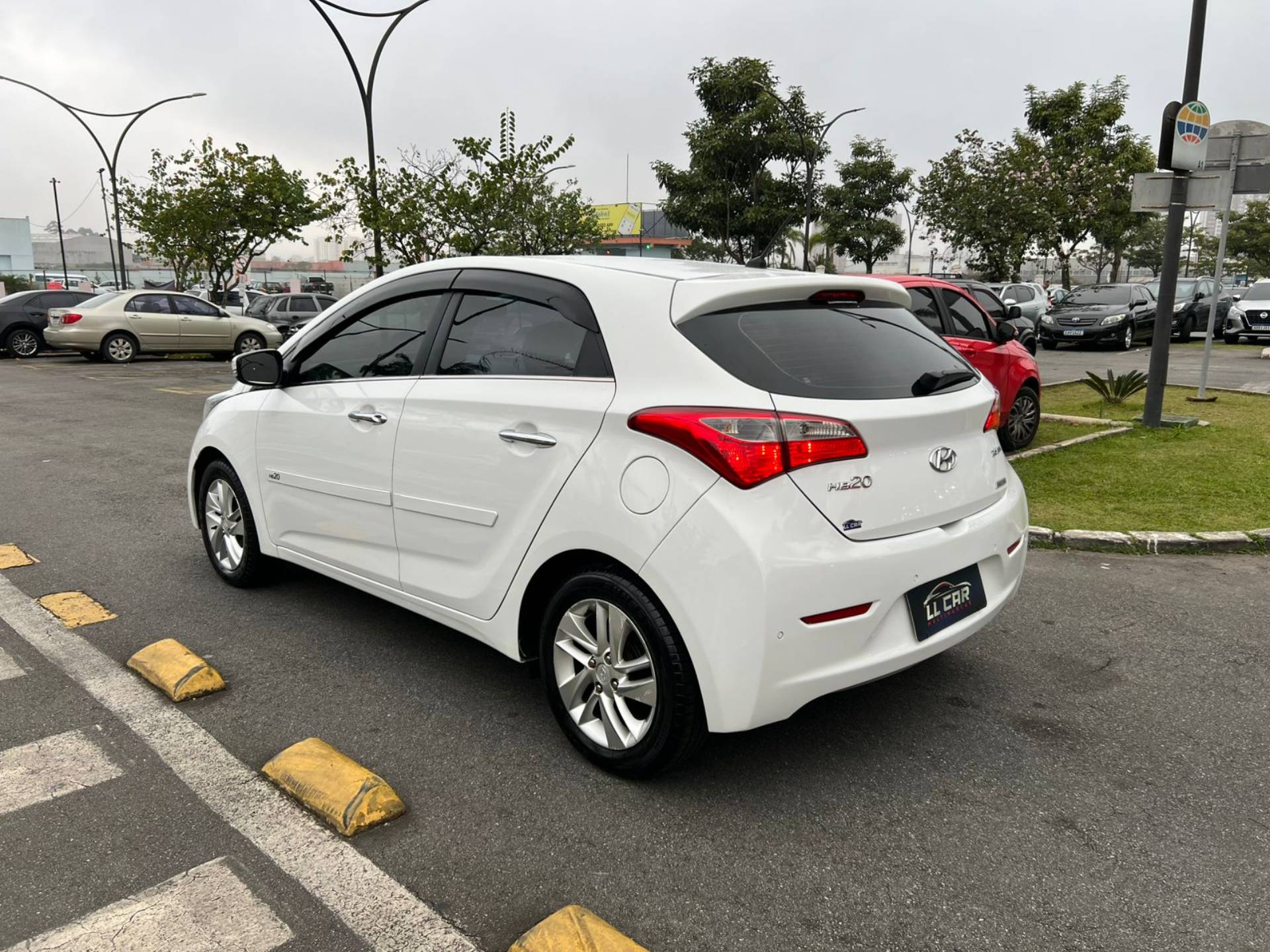 HYUNDAI HB20