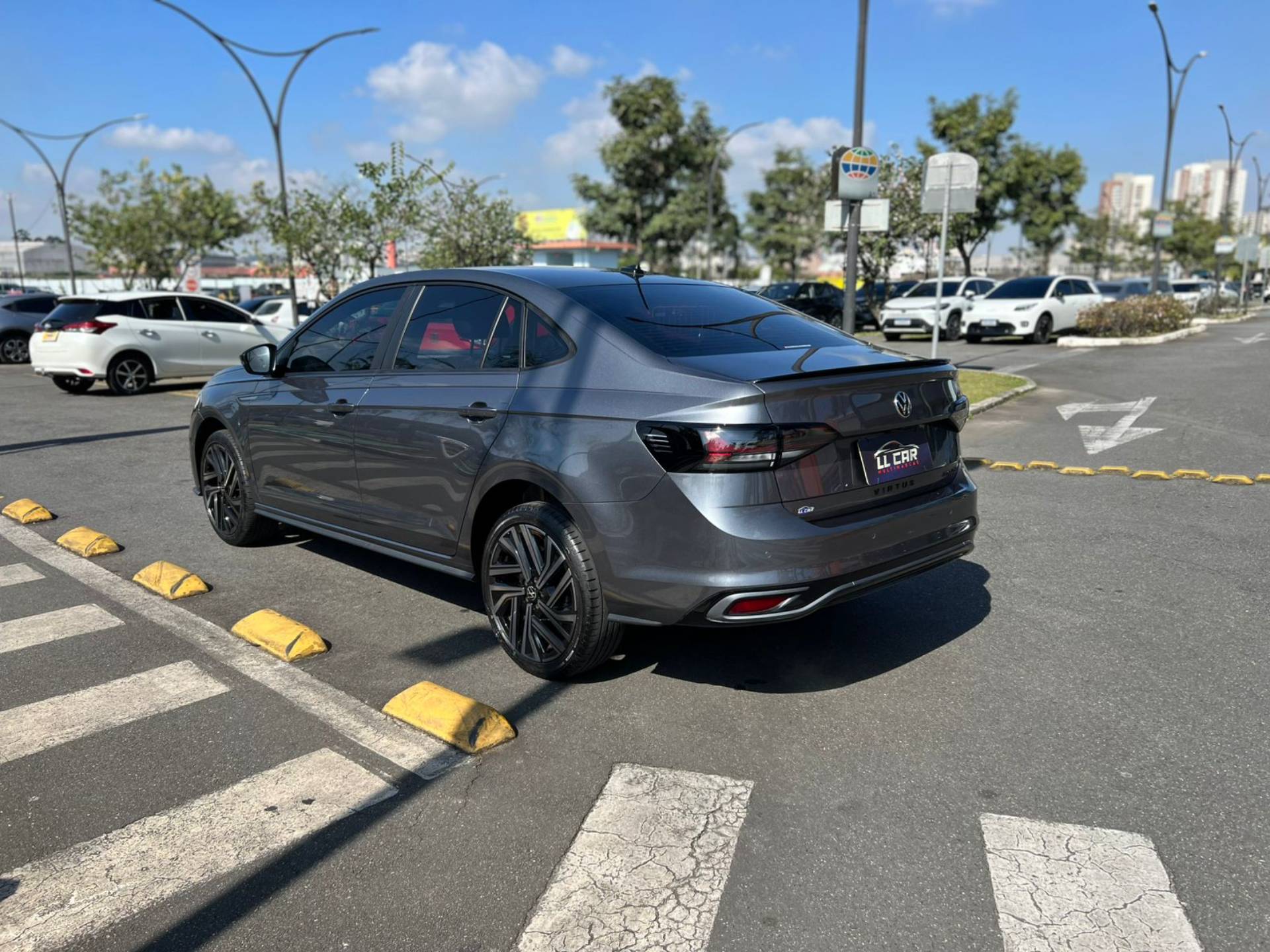 VOLKSWAGEN VIRTUS